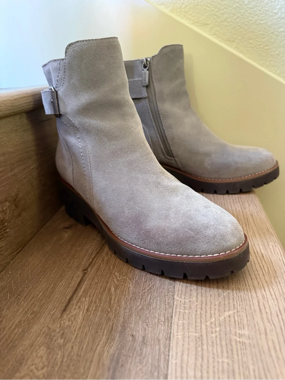 Blondo Devany Waterproof Suede Ankle Boots Taupe Women’s 9.5 EUC